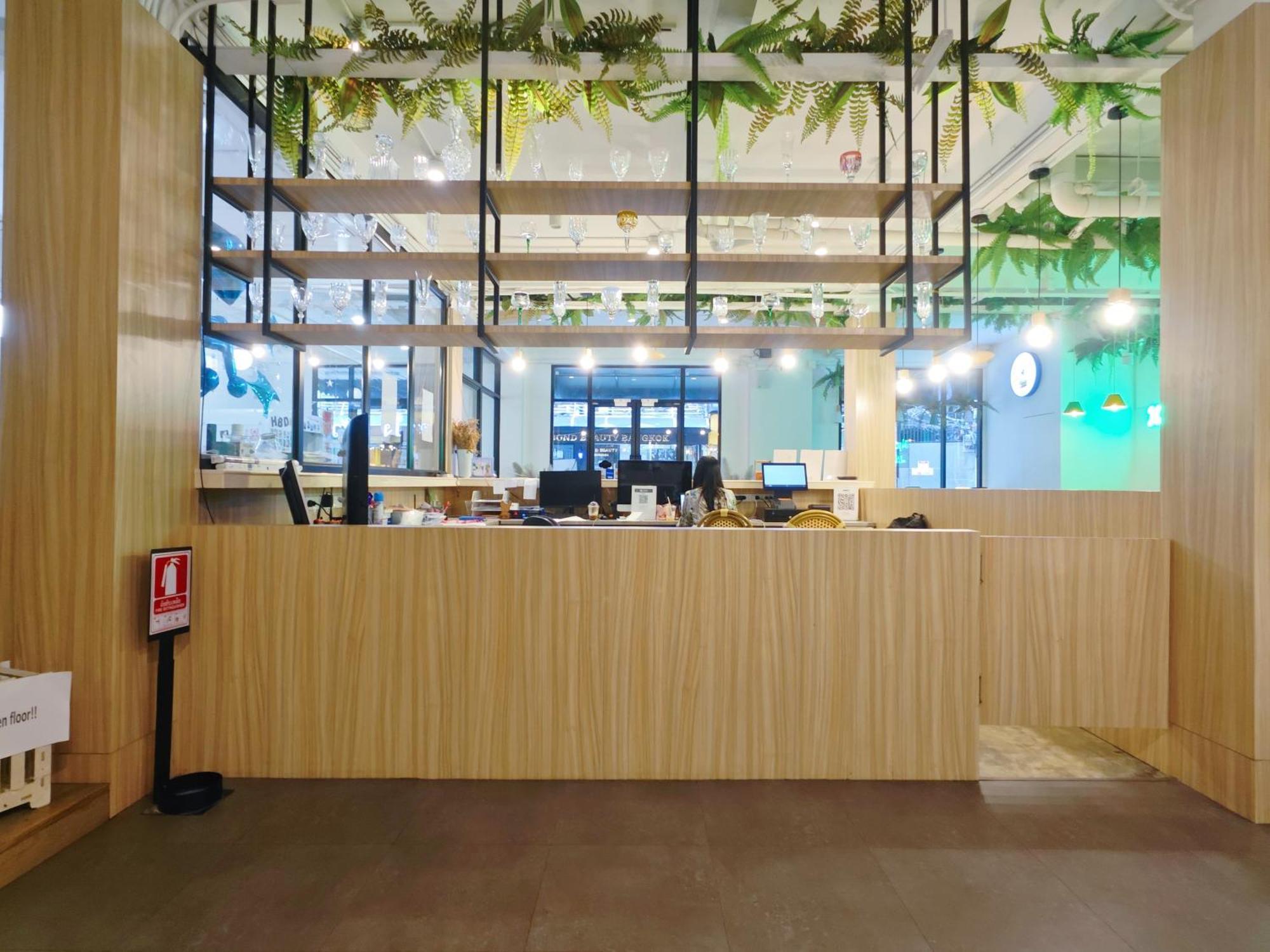 Ostay Asoke Bangkok Makkasan Exterior photo