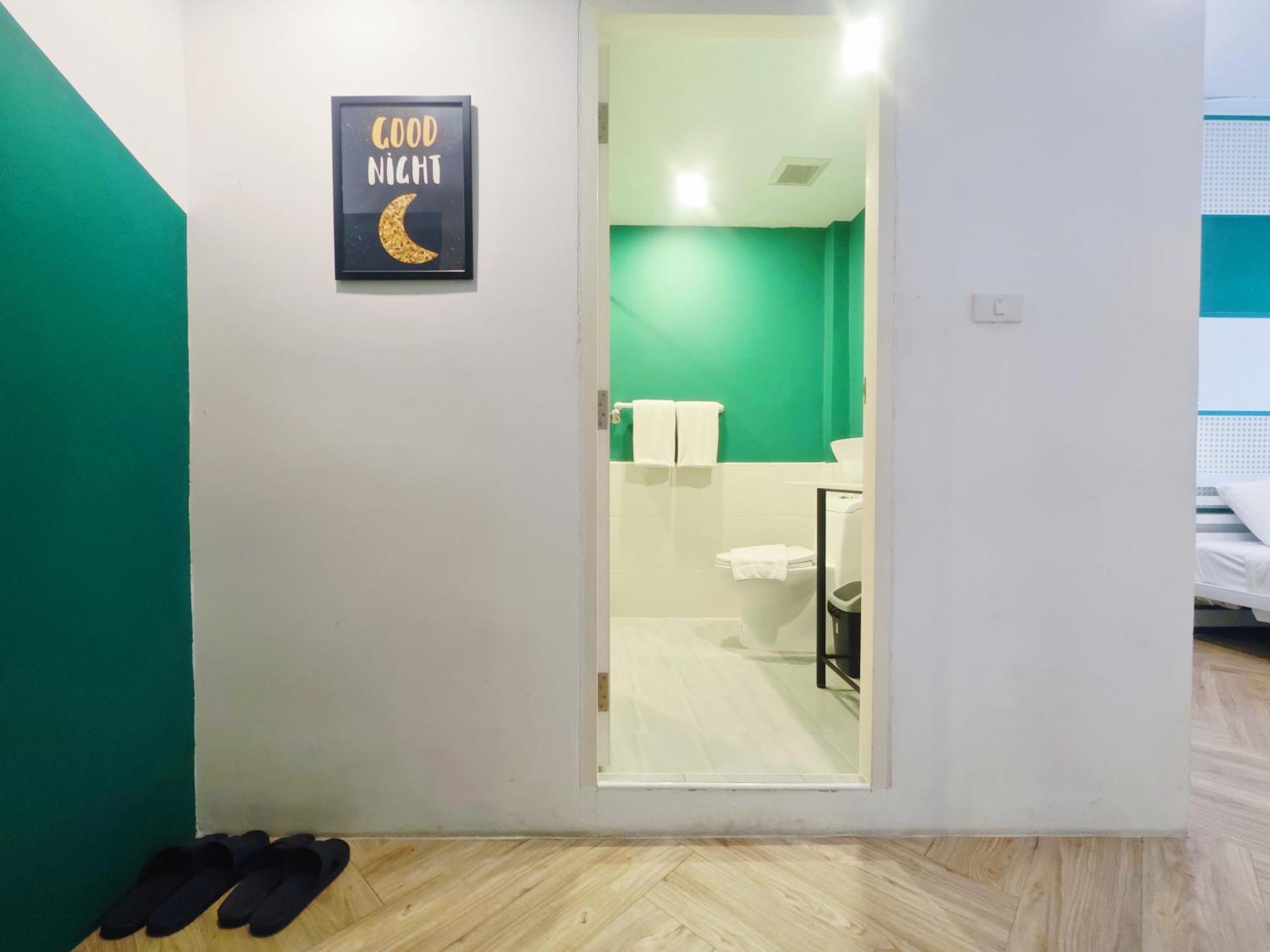 Ostay Asoke Bangkok Makkasan Exterior photo