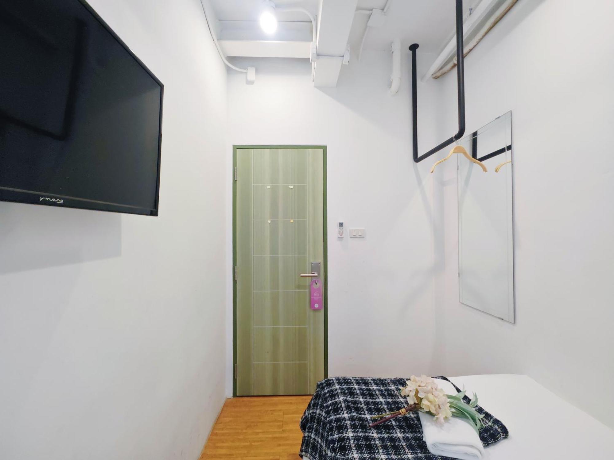 Ostay Asoke Bangkok Makkasan Exterior photo